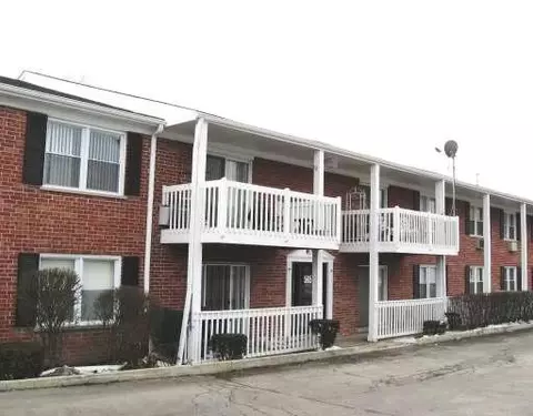 565 Maple St #2, Lisle, IL 60532