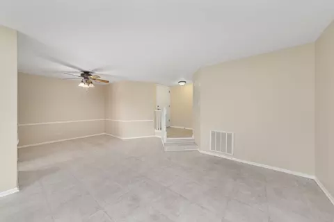 Living - 855 Johnstown Ln #A, Wheaton, IL 60189 photo 3 of 3