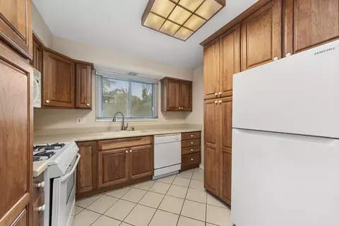 Kitchen - 855 Johnstown Ln #A, Wheaton, IL 60189 photo 1 of 1
