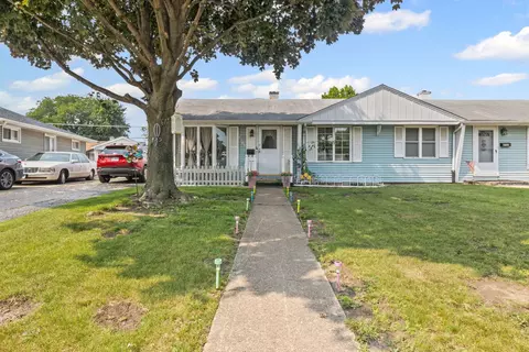 8766 S Duffy Ave, Hometown, IL 60456