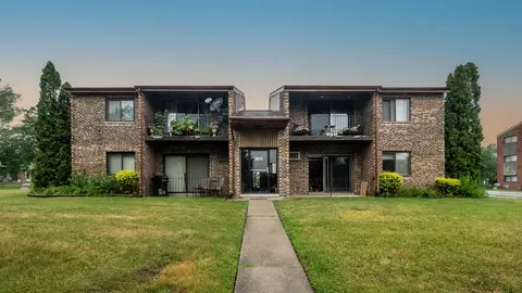 9870 Cordoba Ct #1B, Orland Park, IL 60462