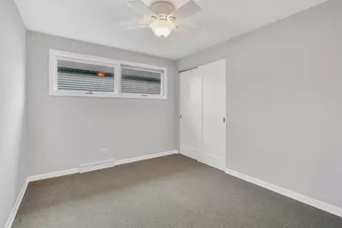 65 Hickory Dr, Lindenhurst, IL 60046 photo 16