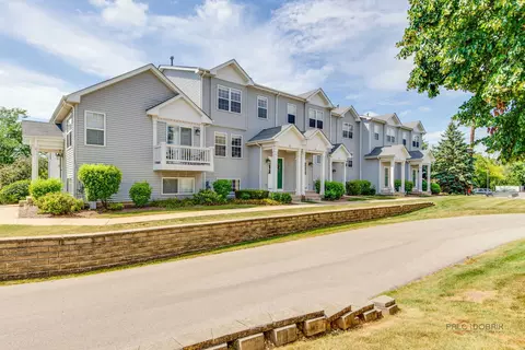 100 W Big Horn Dr #19-5, Hainesville, IL 60073