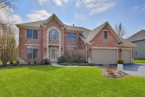 3468 Winding Meadow Ln, Geneva, IL 60134