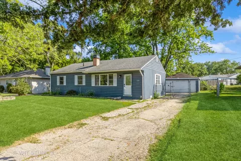 118 Ball Ave, Carpentersville, IL 60110
