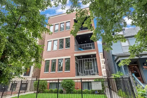 3837 N Kenmore Ave #1E, Chicago, IL 60613