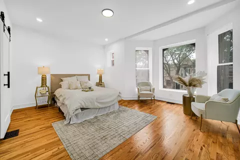 Bedroom - 4752 S Champlain Ave, Chicago, IL 60615 photo 4 of 4