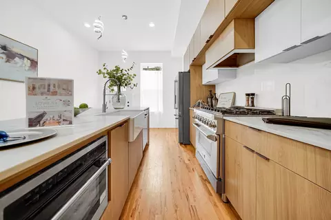 Kitchen - 4752 S Champlain Ave, Chicago, IL 60615 photo 3 of 3
