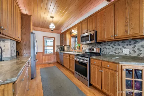 Kitchen - 2301 Fairview Ave, Johnsburg, IL 60051 photo 2 of 3