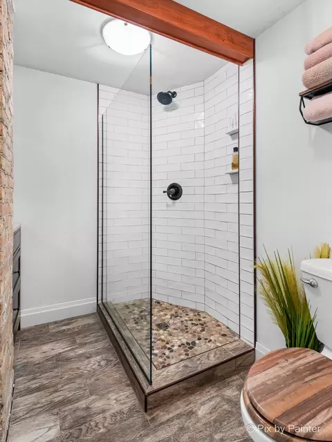 Bath - 2301 Fairview Ave, Johnsburg, IL 60051 photo 6 of 7