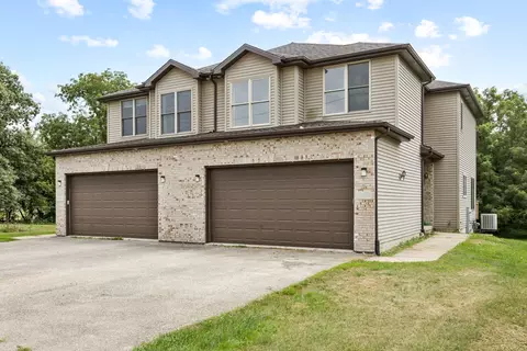 411 Rickert St, Hinckley, IL 60520