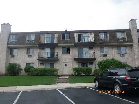 212 Shorewood Dr #GC, Glendale Heights, IL 60139