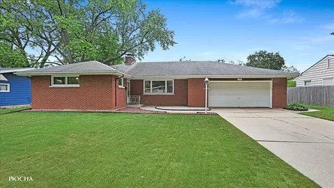 1330 Winona Ave, Aurora, IL 60506