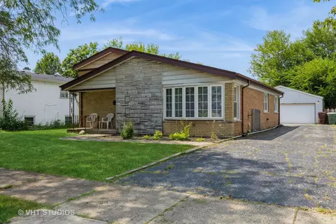 17600 70th Ct, Tinley Park, IL 60477