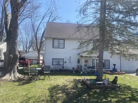 1716 Rogers Ave, Mchenry, IL 60050