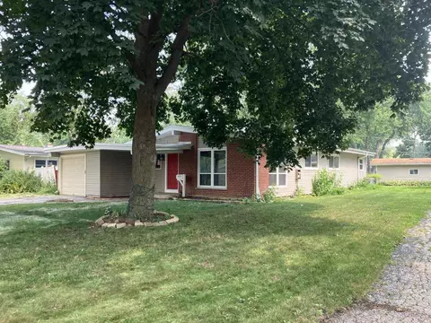 Exterior - 3921 Gull Ct, Rolling Meadows, IL 60008 photo 5 of 13