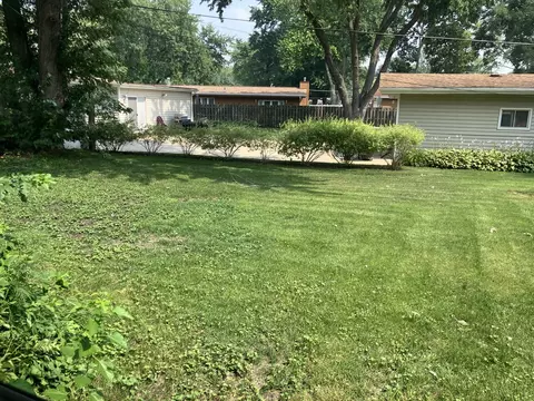 Exterior - 3921 Gull Ct, Rolling Meadows, IL 60008 photo 2 of 13