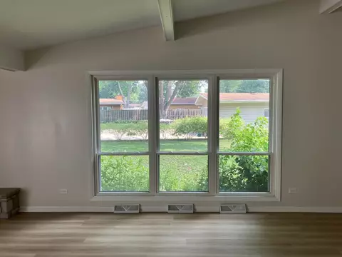 Living - 3921 Gull Ct, Rolling Meadows, IL 60008 photo 9 of 11