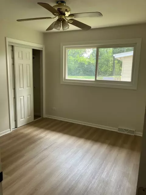 Bedroom - 3921 Gull Ct, Rolling Meadows, IL 60008 photo 3 of 3