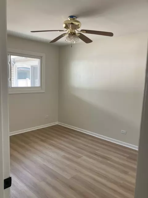 Bedroom - 3921 Gull Ct, Rolling Meadows, IL 60008 photo 1 of 3
