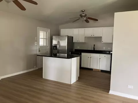 Kitchen - 3921 Gull Ct, Rolling Meadows, IL 60008 photo 1 of 5