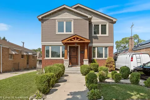 3046 Sarah St, Franklin Park, IL 60131