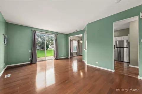 1661 Spaulding Rd, Bartlett, IL 60103 photo 3