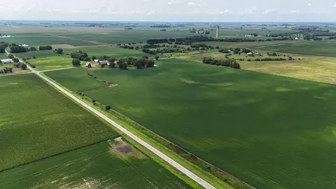 000 Jersey Rd, Tampico, IL 61283