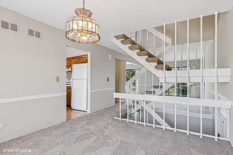 776 Golfview Dr, Roselle, IL 60172 photo 6