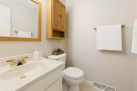 776 Golfview Dr, Roselle, IL 60172 photo 4