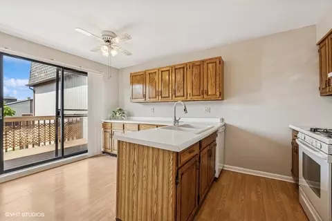 776 Golfview Dr, Roselle, IL 60172 photo 7