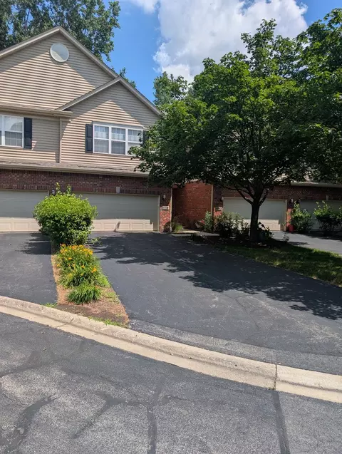 440 N River Rd, Naperville, IL 60540