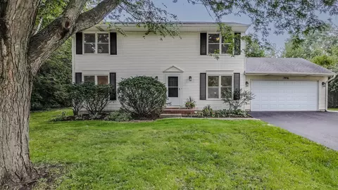 1936 South St, Geneva, IL 60134