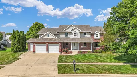 2806 Pine Valley Dr, Champaign, IL 61822