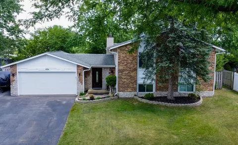 484 Valleyview Dr, Bartlett, IL 60103 photo 1