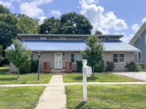 501 N Center St, Colfax, IL 61728