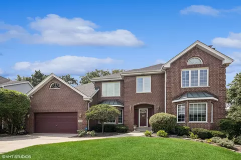 8920 Tara Hill Rd, Darien, IL 60561