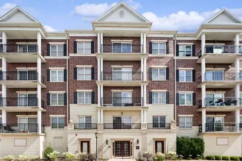 434 Mcdaniels Cir #304, Clarendon Hills, IL 60514