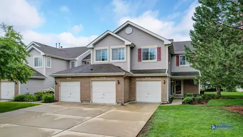 2803 Odlum Dr, Schaumburg, IL 60194