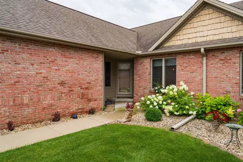 Exterior - 3903 Dunloe Pl, Bloomington, IL 61704 photo 4 of 11