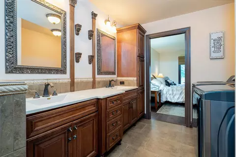 Bath - 3903 Dunloe Pl, Bloomington, IL 61704 photo 1 of 3