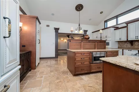 Kitchen - 3903 Dunloe Pl, Bloomington, IL 61704 photo 2 of 5