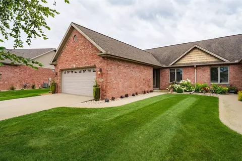 3903 Dunloe Pl, Bloomington, IL 61704