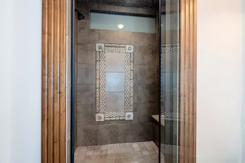 Bath - 3903 Dunloe Pl, Bloomington, IL 61704 photo 2 of 3