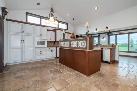 Kitchen - 3903 Dunloe Pl, Bloomington, IL 61704 photo 3 of 5