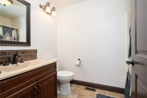 Bath - 3903 Dunloe Pl, Bloomington, IL 61704 photo 3 of 3