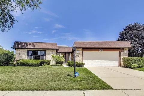 2439 Greenwood Rd, Northbrook, IL 60062