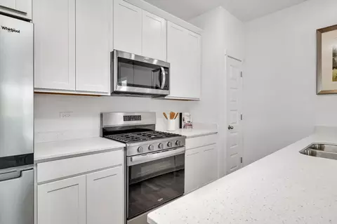 Kitchen - 2259 Riesling Rd, Oswego, IL 60543 photo 2 of 3