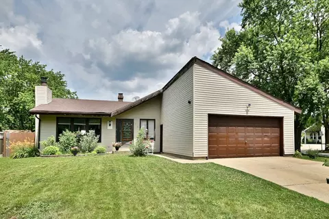 518 Emerson Cir, Bolingbrook, IL 60440
