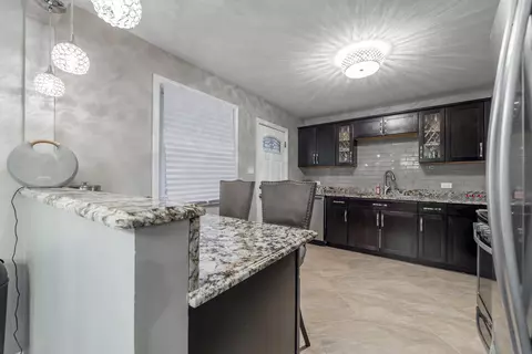 17005 Elm Dr, Hazel Crest, IL 60429 photo 5